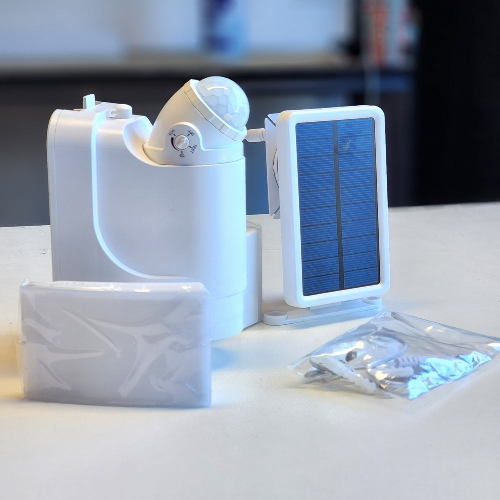 1800 white Motion activated flood light 1800 white Motion activated flood light